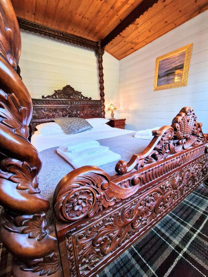 Magpie 2 Hot Tub Huntersmoon-warminster-longleat-wiltshire Holiday home