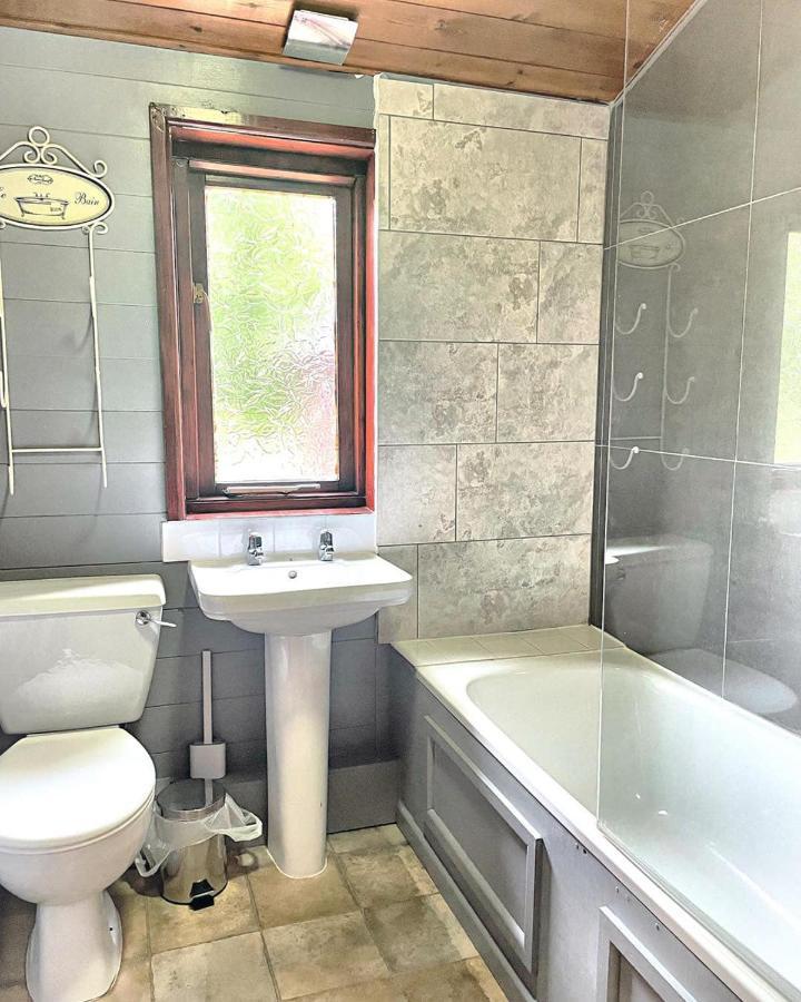 Magpie 2 Hot Tub Huntersmoon-warminster-longleat-wiltshire *